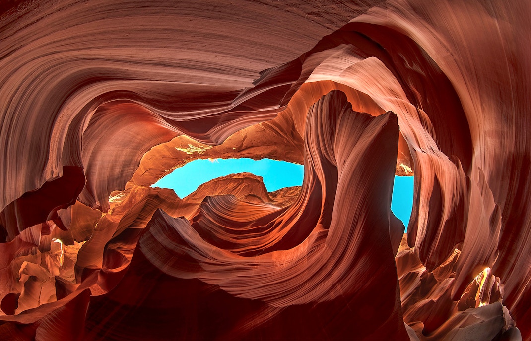 Group of tourists exploring the Lower Antelope Canyon & Horseshoe Bend during a day tour from Las Vegas, including a lunch break