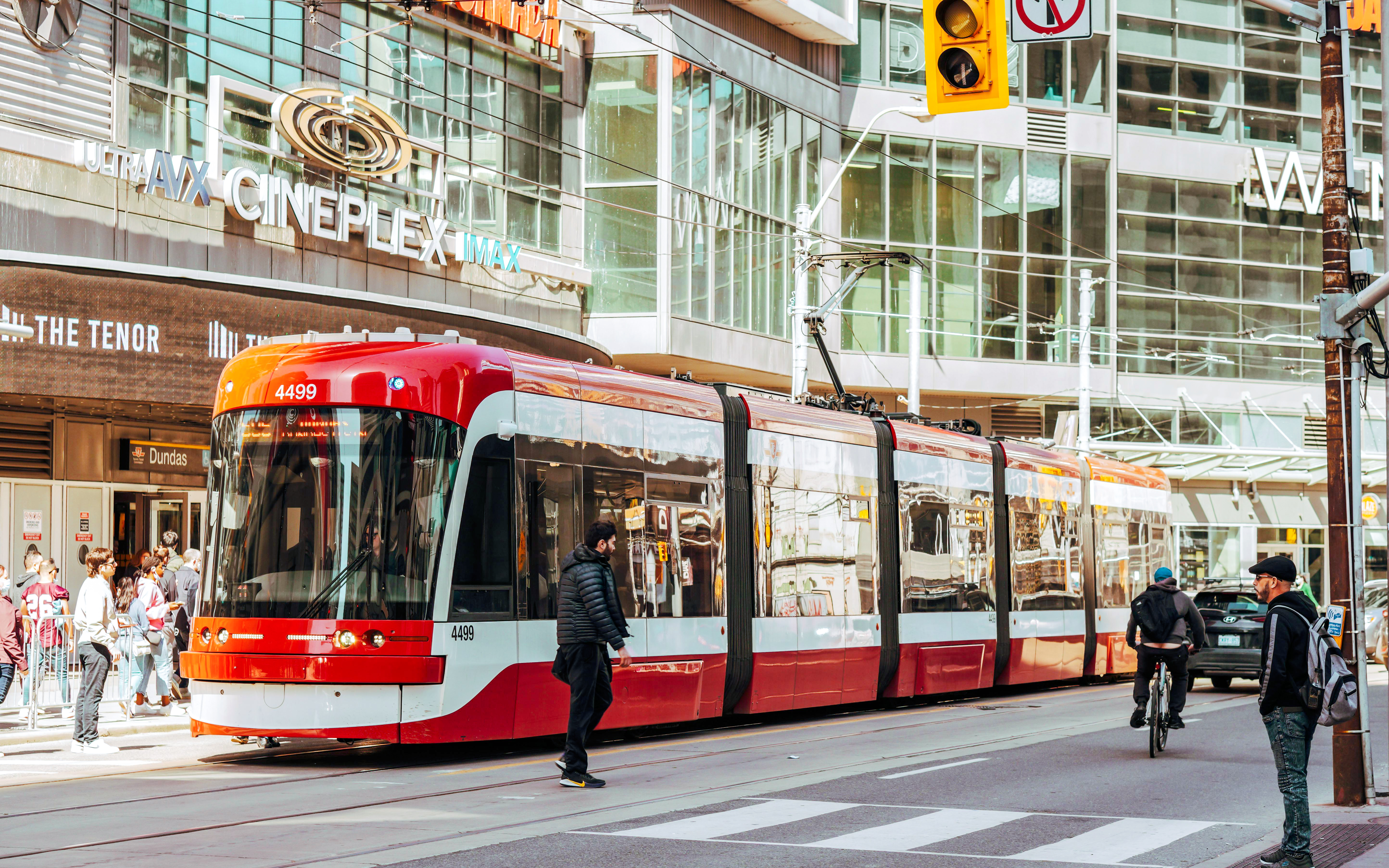  Yonge-Dundas Square