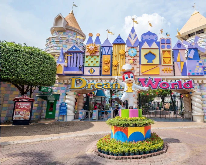Dream World Super Visa with Unlimted Rides, Snow Town Visit, Buffet Lunch & Hotel Transfers