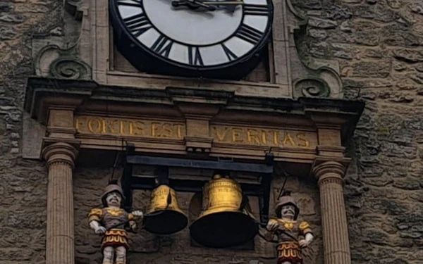 Oxford Time Thief: Self-Guided City Exploration Game