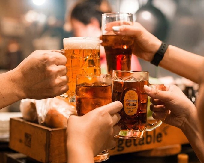 Shinjuku Izakaya Food Walking Tour with 14 Tastings and Drinks