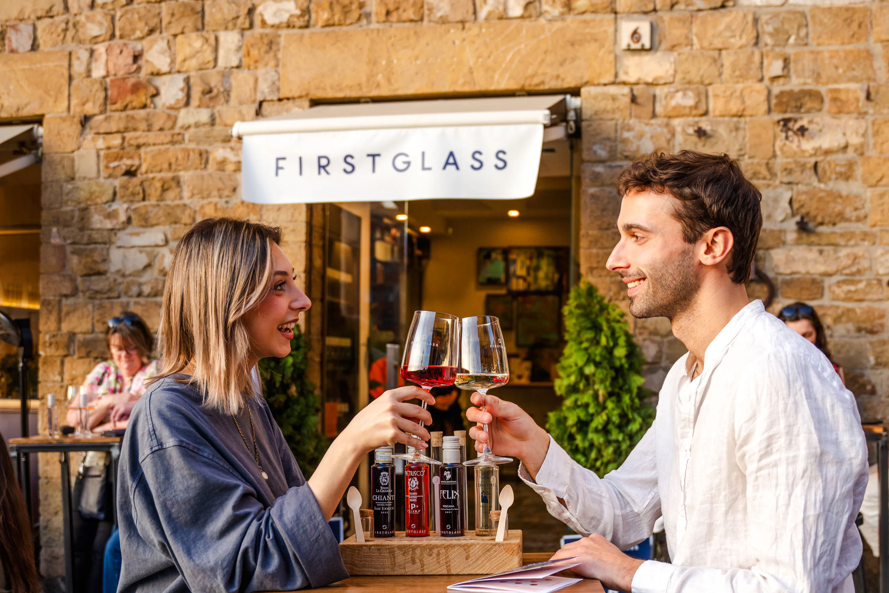 degustare de vinuri italiene în grup mic, în florența, lângă ponte vecchio-1