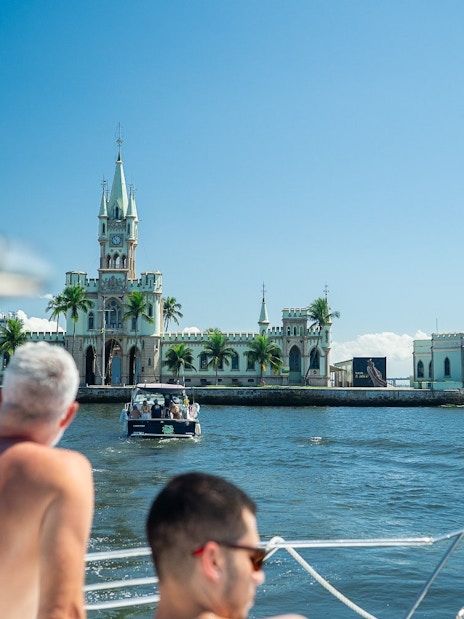 Boat approaching Ilha Fiscal during Rio de Janeiro tour.