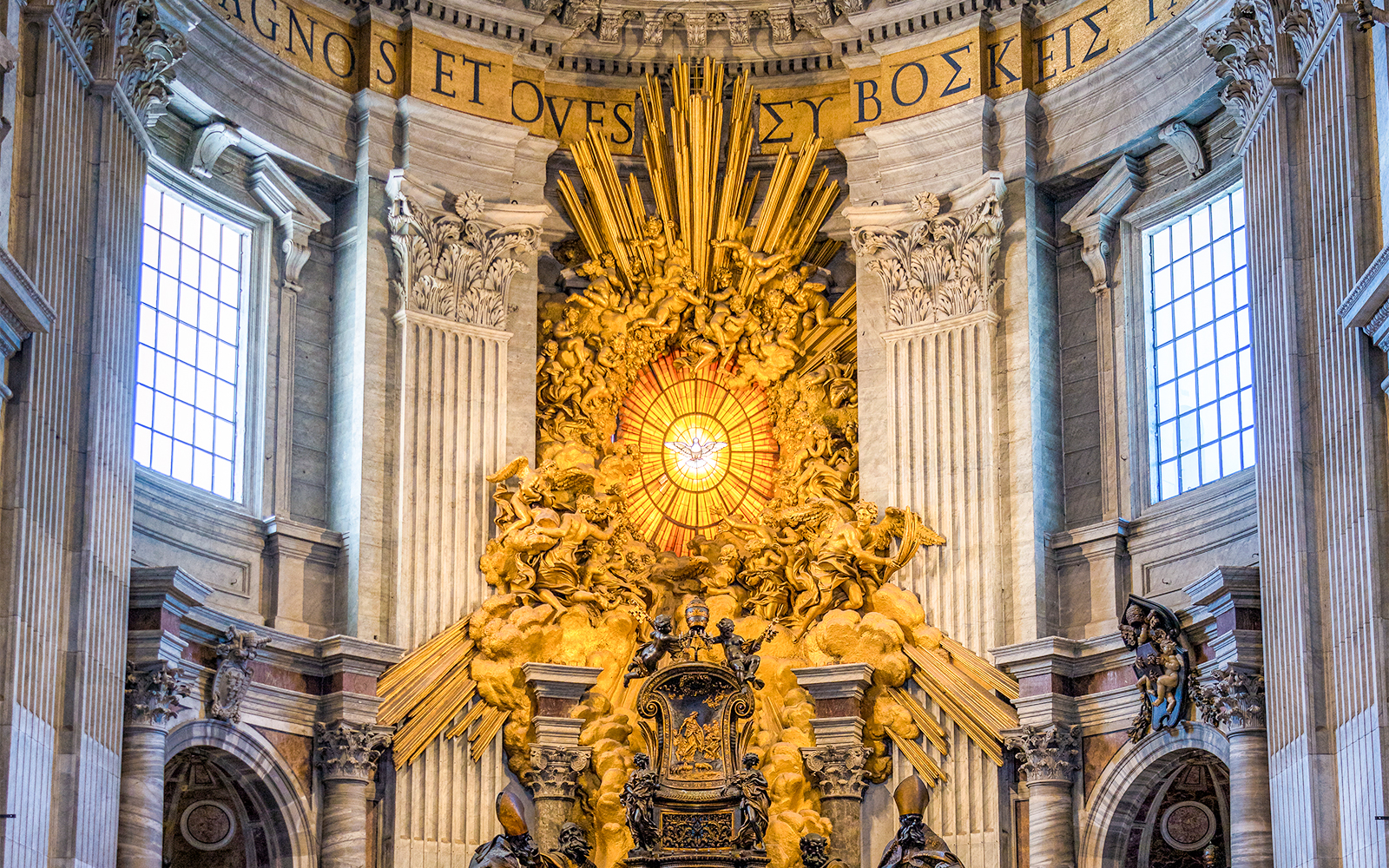 El trono de San Pedro apóstol