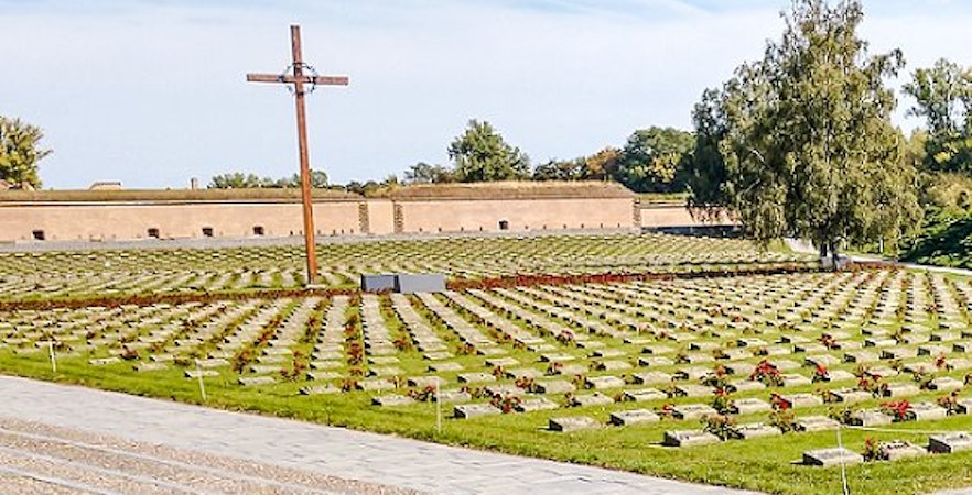 Wycieczki z Pragi do obozu koncentracyjnego w Terezinie