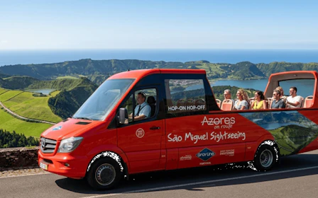São Miguel: Hop-On Hop-Off Bus Tour on 2 Routes