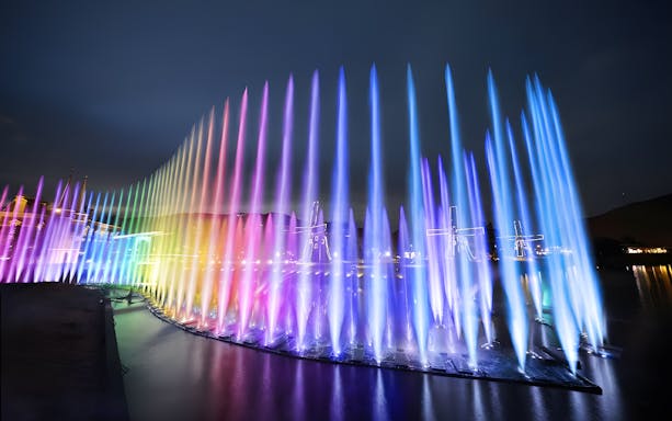 Fountain light show with rainbow colors at Nagasaki Huis Ten Bosch.