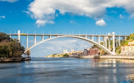 Arrábida Bridge