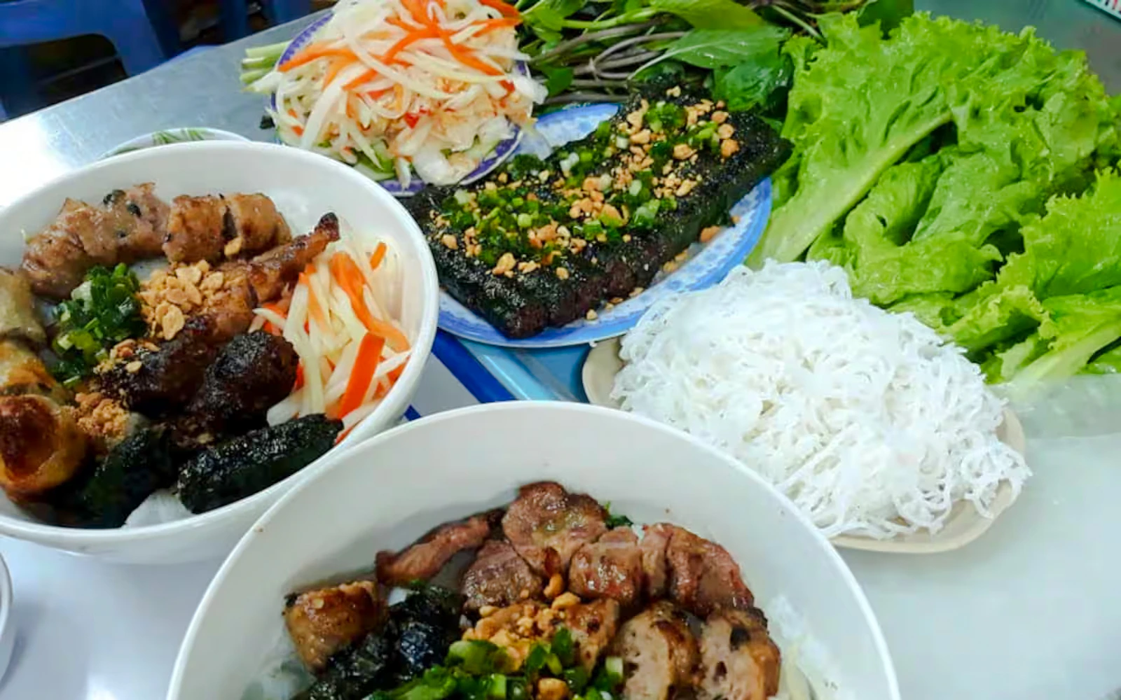 Ho Chi Minh City Small-Group Michelin-Selected Street Food Walking Tour