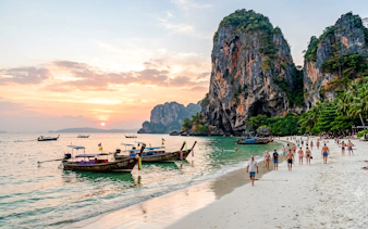 tour di snorkeling in barca a coda lunga per gruppi piccoli alle isole phi phi con partenza da koh phi phi, senza la tassa d'ingresso al parco nazionale-8