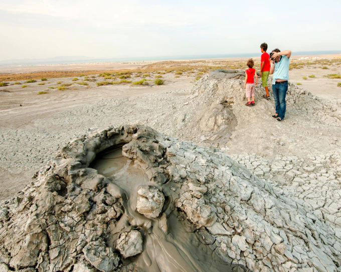 Full-Day Tour to Gobustan, Yanardağ, Mud Volcanoes & Ateshgah Fire Temple