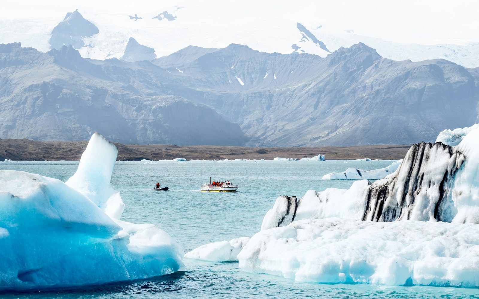 Glacier Lagoon (Jökulsárlón) & South Coast Tour with boat ride