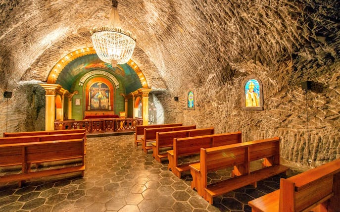 schindler story walking tour and wieliczka salt mine w/ lunch from krakow-1