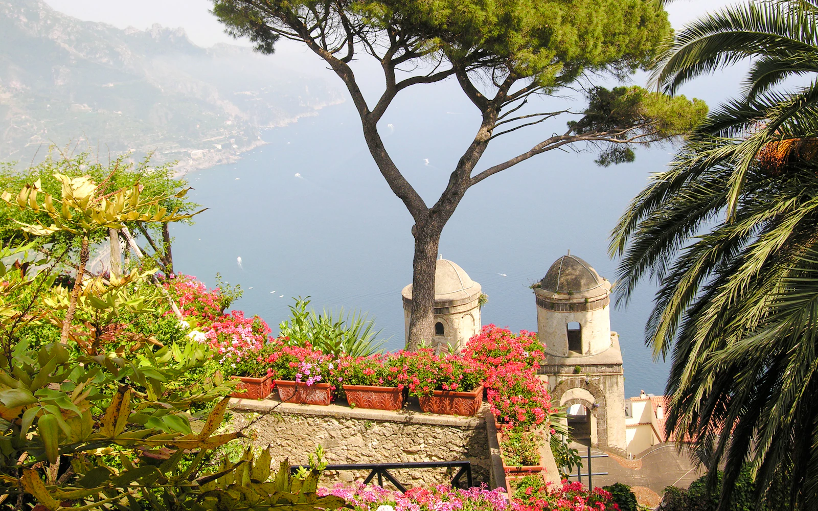 From Sorrento: Amalfi Coast Small-Group Minivan Tour to Positano, Amalfi and Ravello