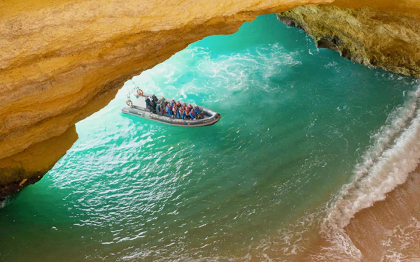From Albufeira: Benagil Cave Speedboat Tour & Dolphin Watching