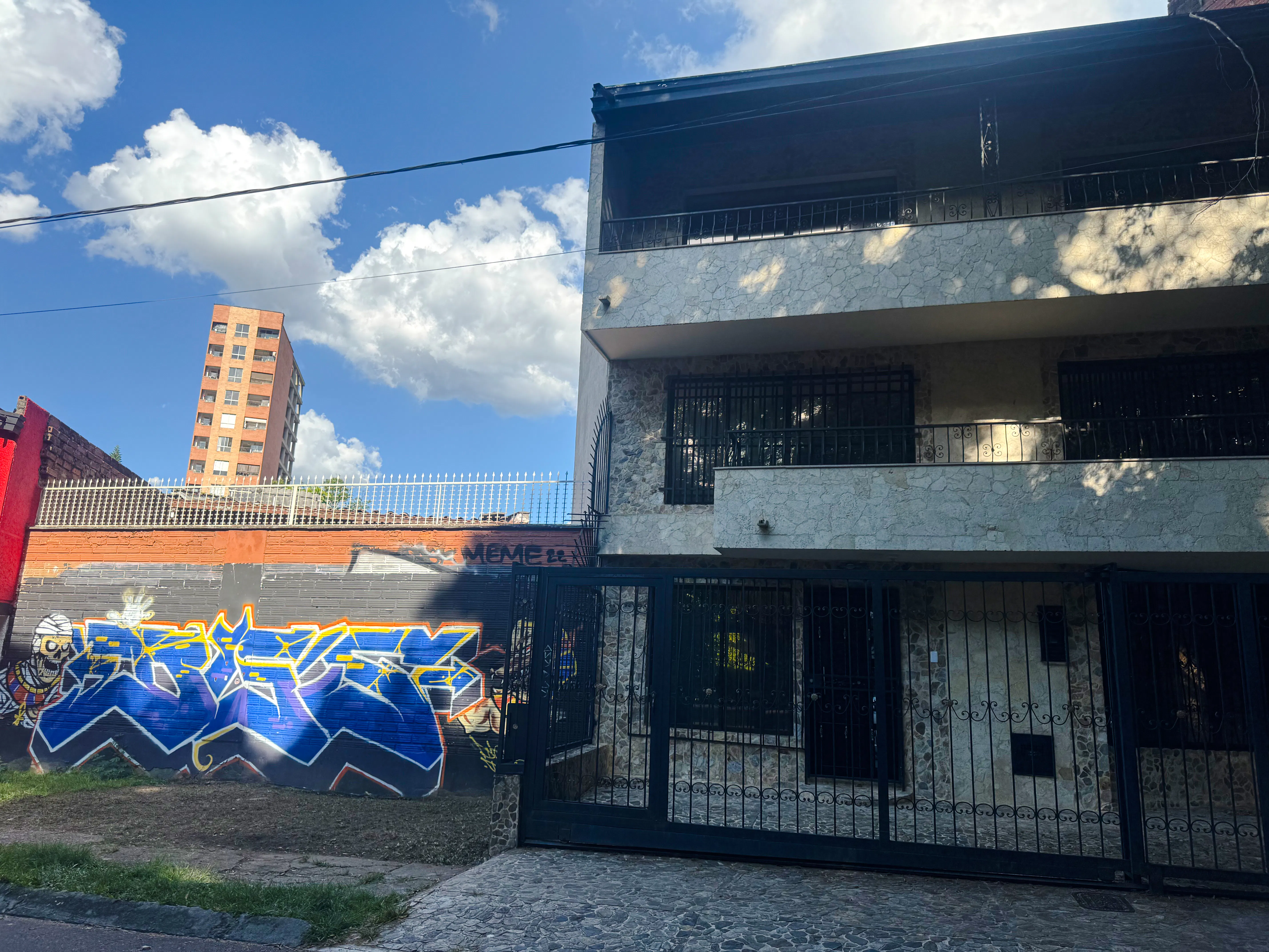 medellín private pablo escobar history tour with hotel pickup and drop-off-8