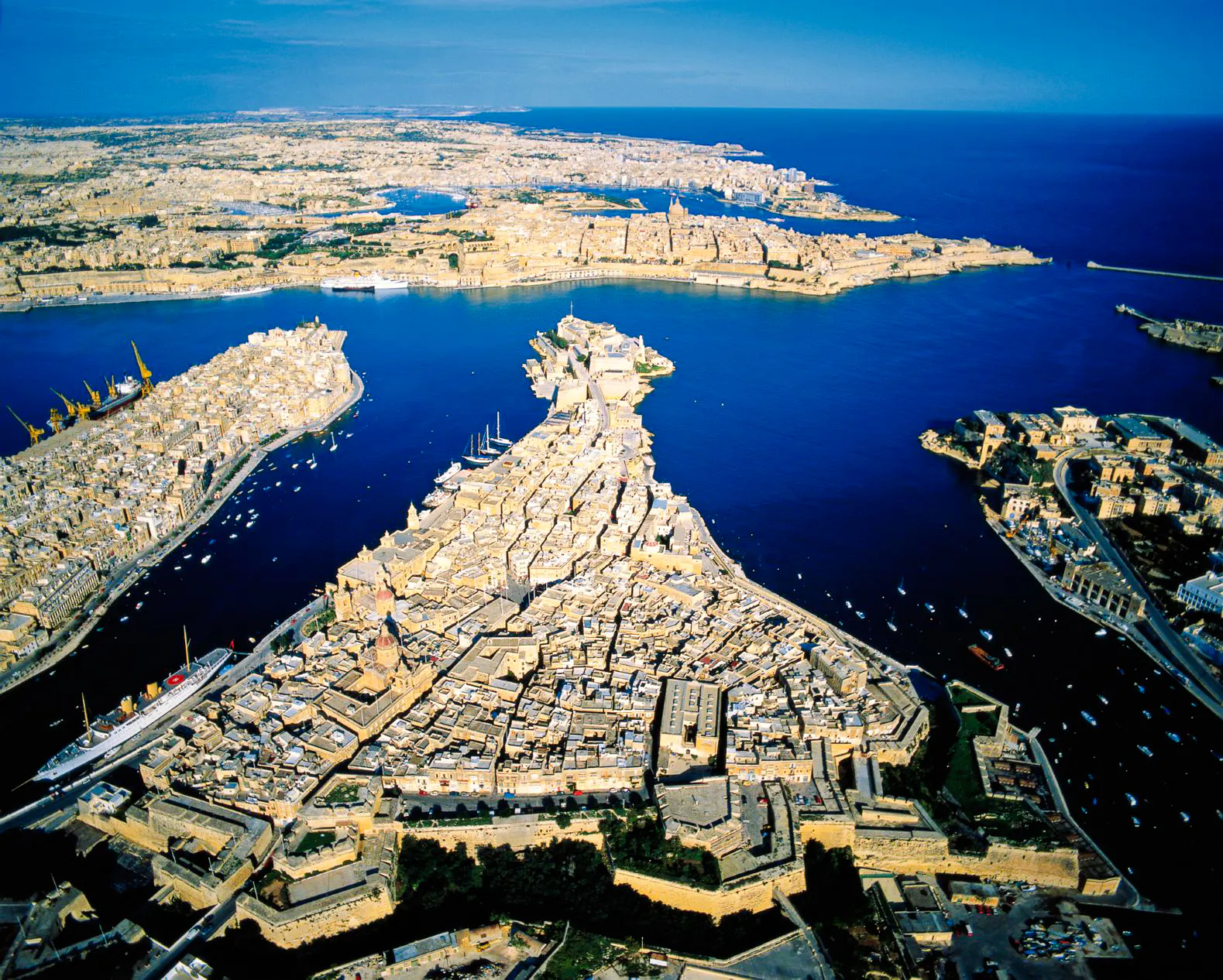malta’da üç şehir rehberli yürüyüş turu, grand harbour tekne turu ve gidiş-dönüş transferler dahil-1