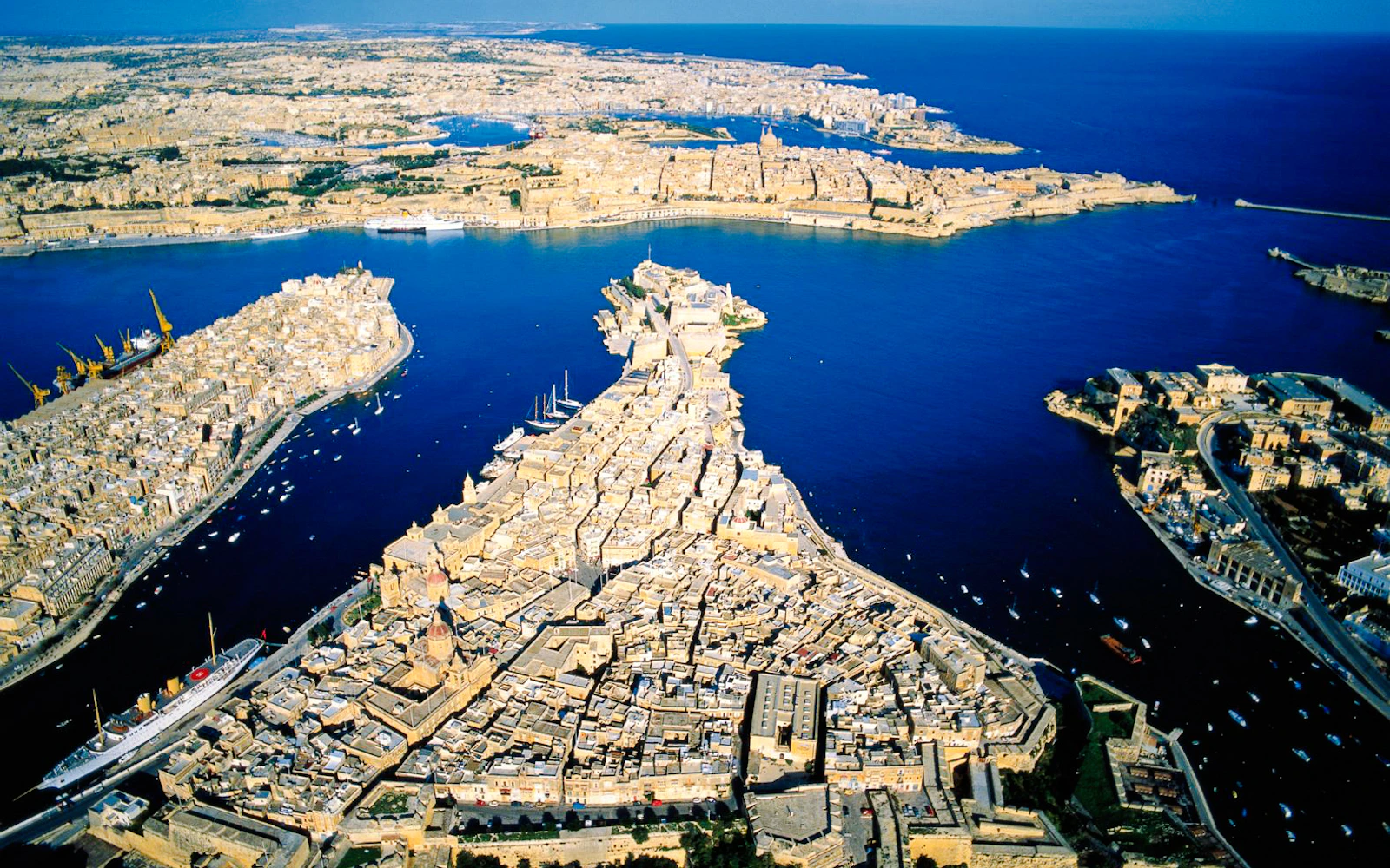 Malta Three Cities Guided Walking Tour with Grand Harbour Boat Tour and Round-Trip Transfers