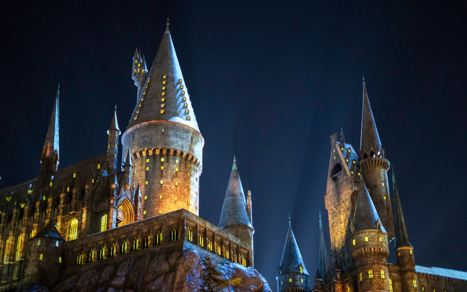Hogwarts Castle at Universal Studios Hollywood, showcasing iconic Harry Potter architecture.