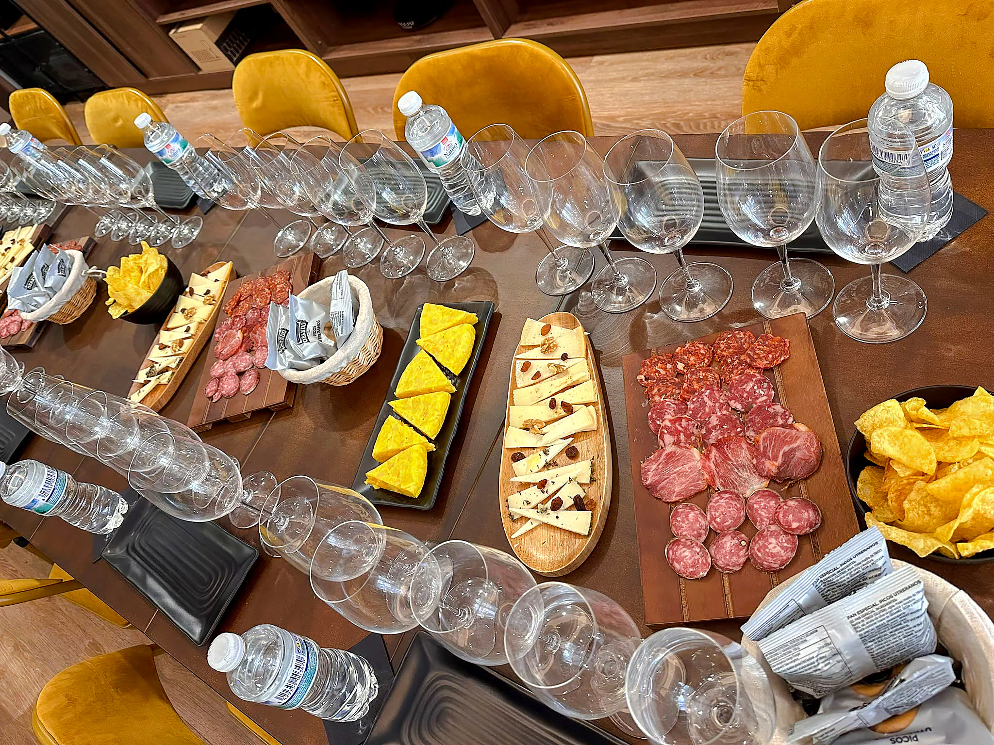 Málaga Andalusian Wine Tasting with 5 Wines and Local Bites