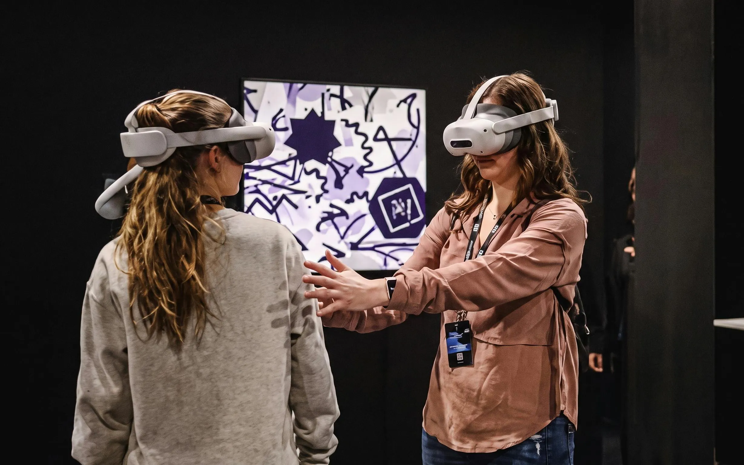 Visitors experiencing Titanic VR exhibit in Utrecht.