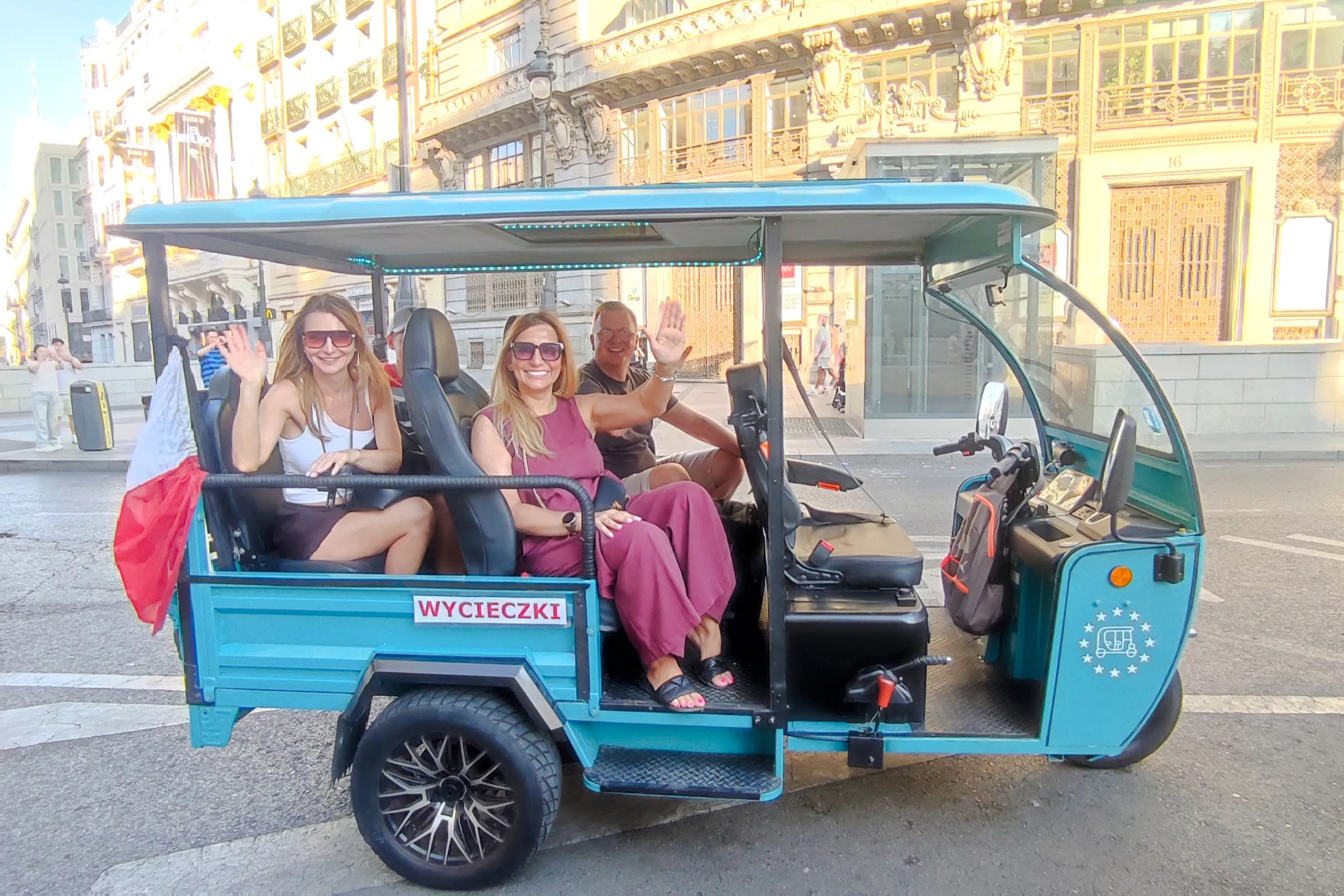 private tuk-tuk-tour durch madrid: historische und moderne sehenswürdigkeiten-6