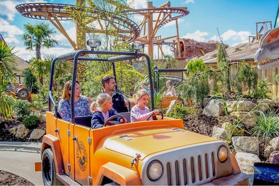 peppa pig world express tour with entry to paultons park from london-7