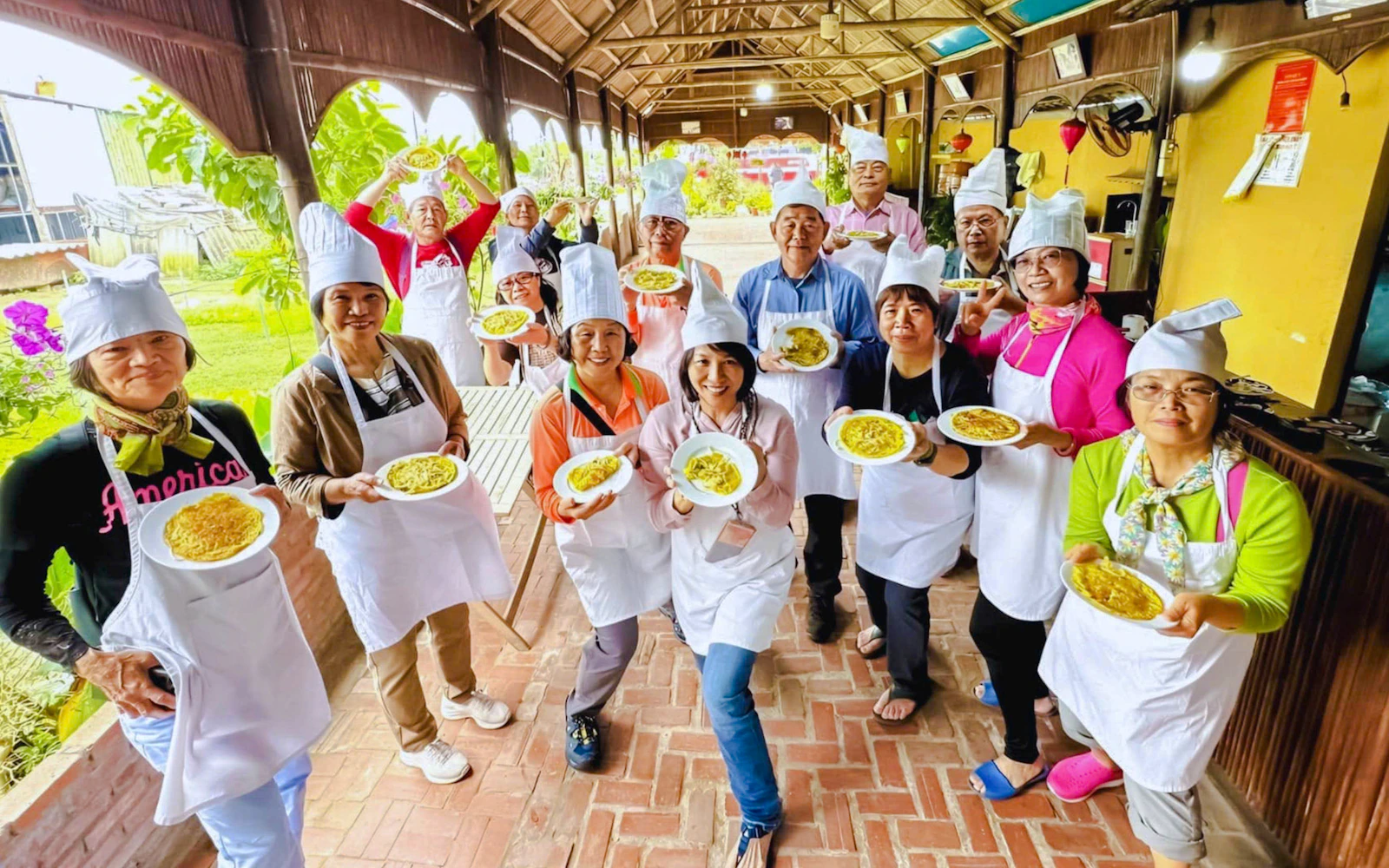 Hoi An Countryside Bicycle Tour with Tra Que Vegetable Village Farming Experience and Lunch Image 2