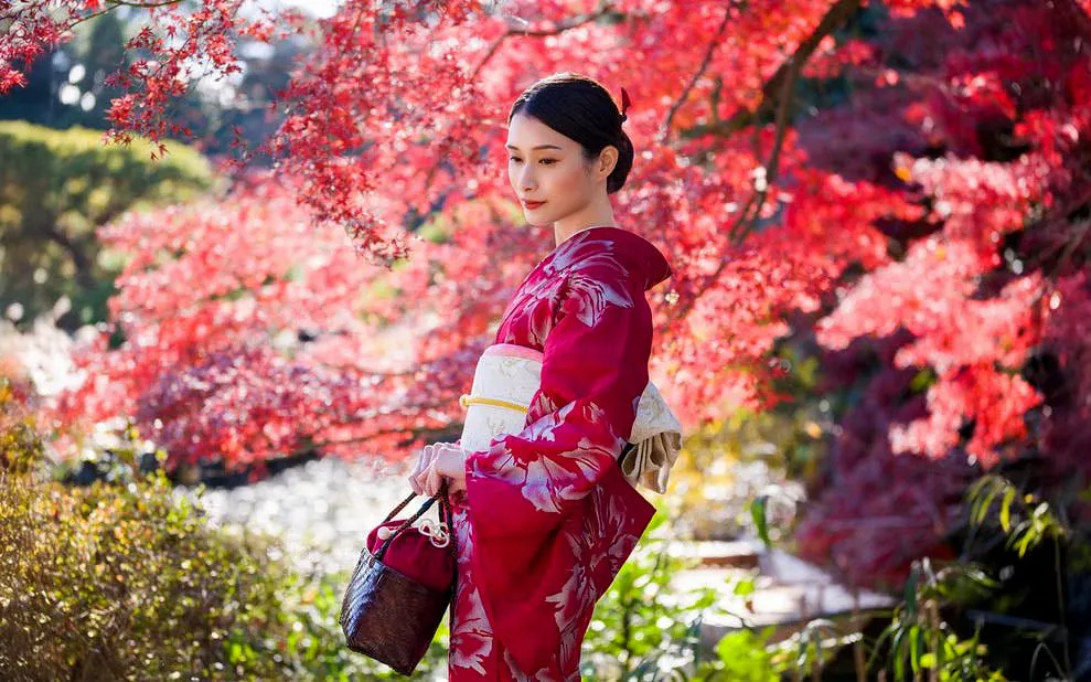 Tokyo: Kimono Rental at Rakuu-tei inside Shinjuku Gyoen National Garden Image 12