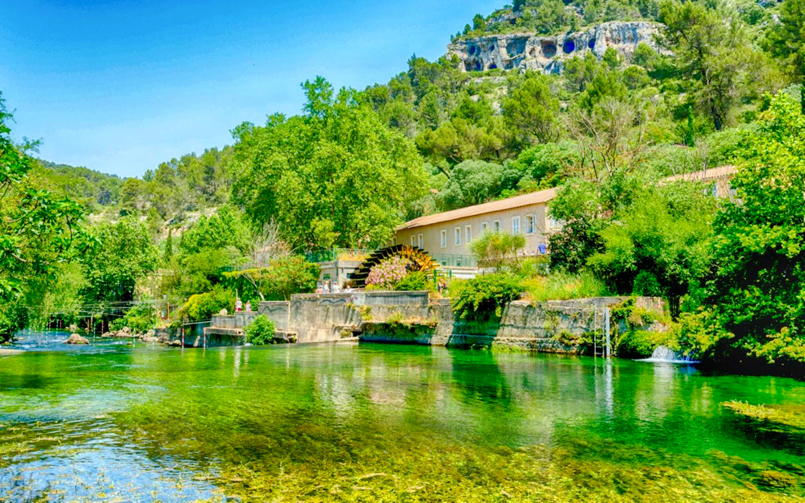 From Avignon: Gordes, Roussillon & Fontaine-de-Vaucluse Tour with Ochre Trail Entry Image 5