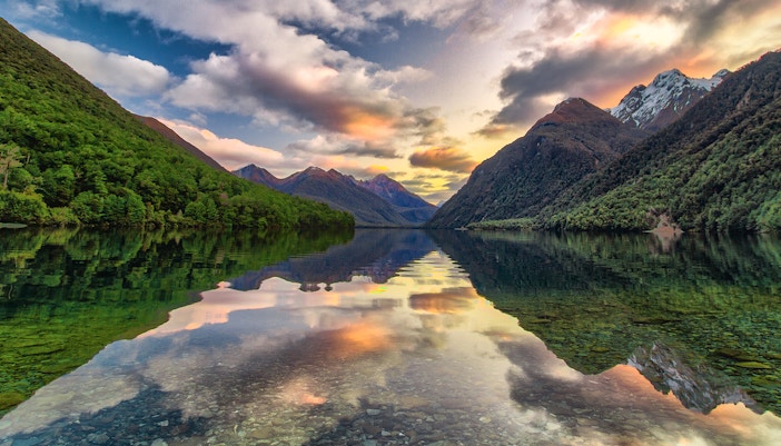 te anau milford sound, Lago Gunn, Nueva Zelanda