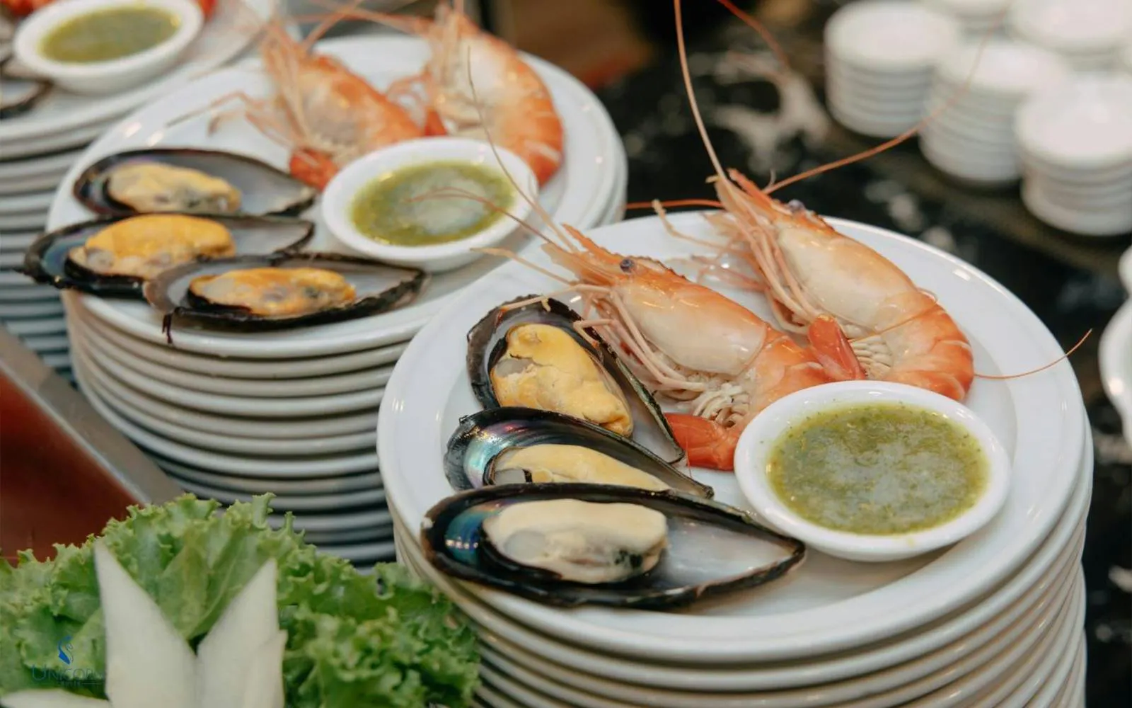 Seafood platter with prawns and mussels on Unicorn Dinner Cruise, Bangkok.
