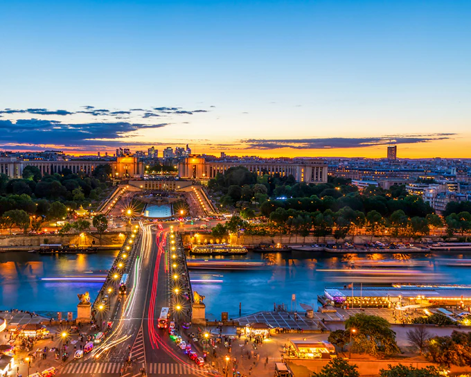 Paris Evening Sightseeing Tour with Eiffel Tower Summit Tickets