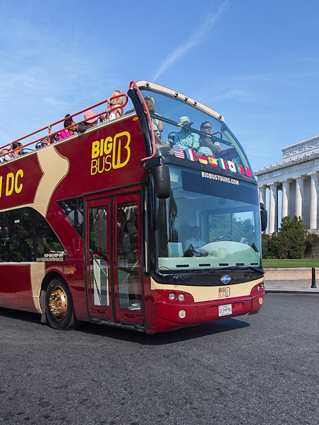Big Bus tour in Washington DC passing the Lincoln Memorial.