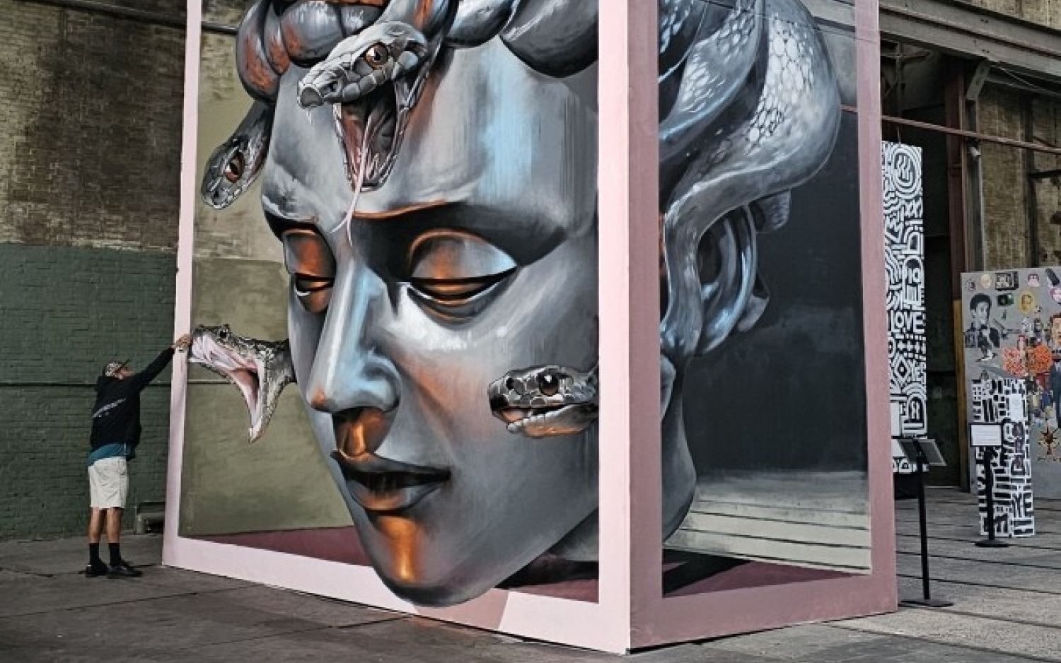 Odeith's 3D mural of Medusa with snakes at STRAAT Museum Amsterdam.