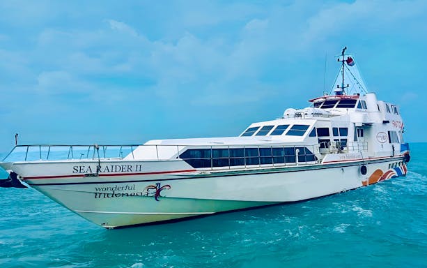 Fast ferry on the sea route from Tanah Merah to Tanjung Pengelih.
