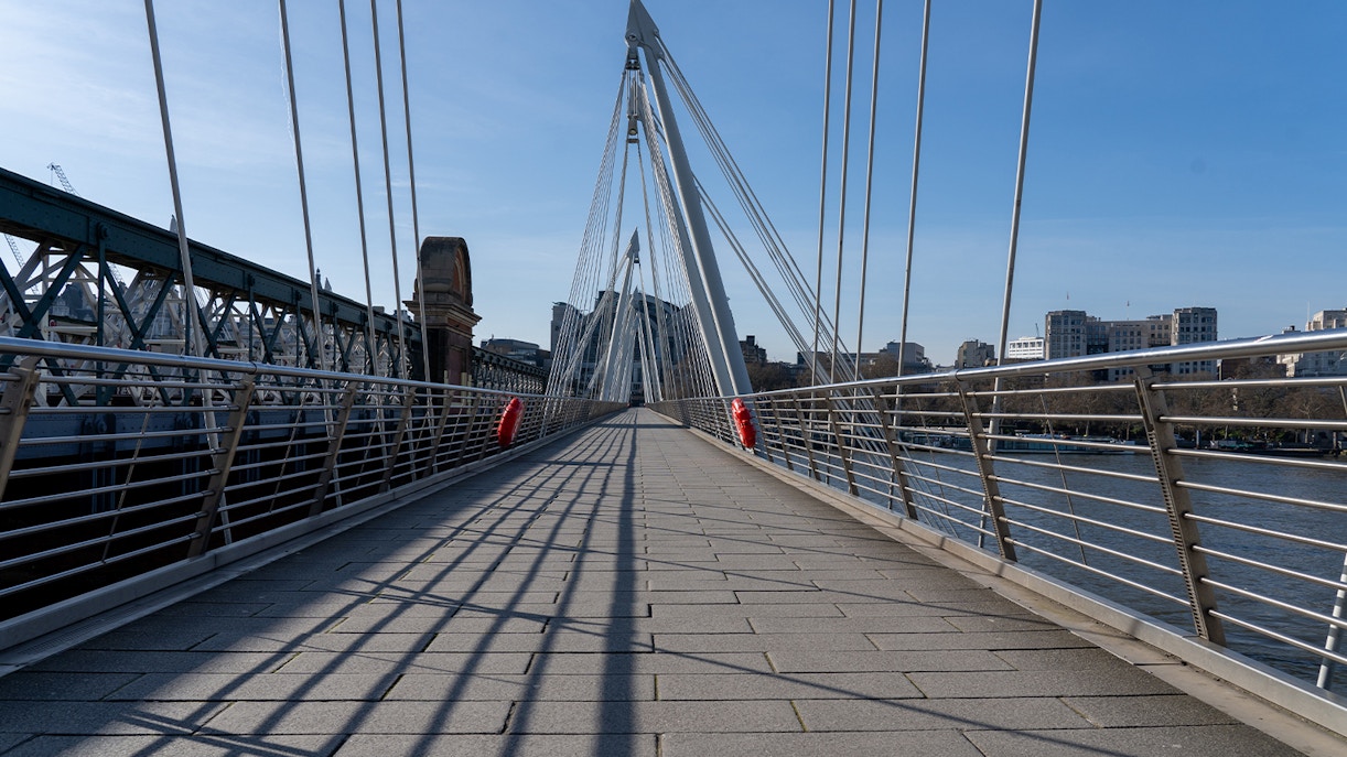 Walk or Cycle to SEA Life London Aquarium