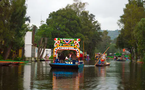 tour guidato di xochimilco, coyoacán e unam con giro in trajinera-1