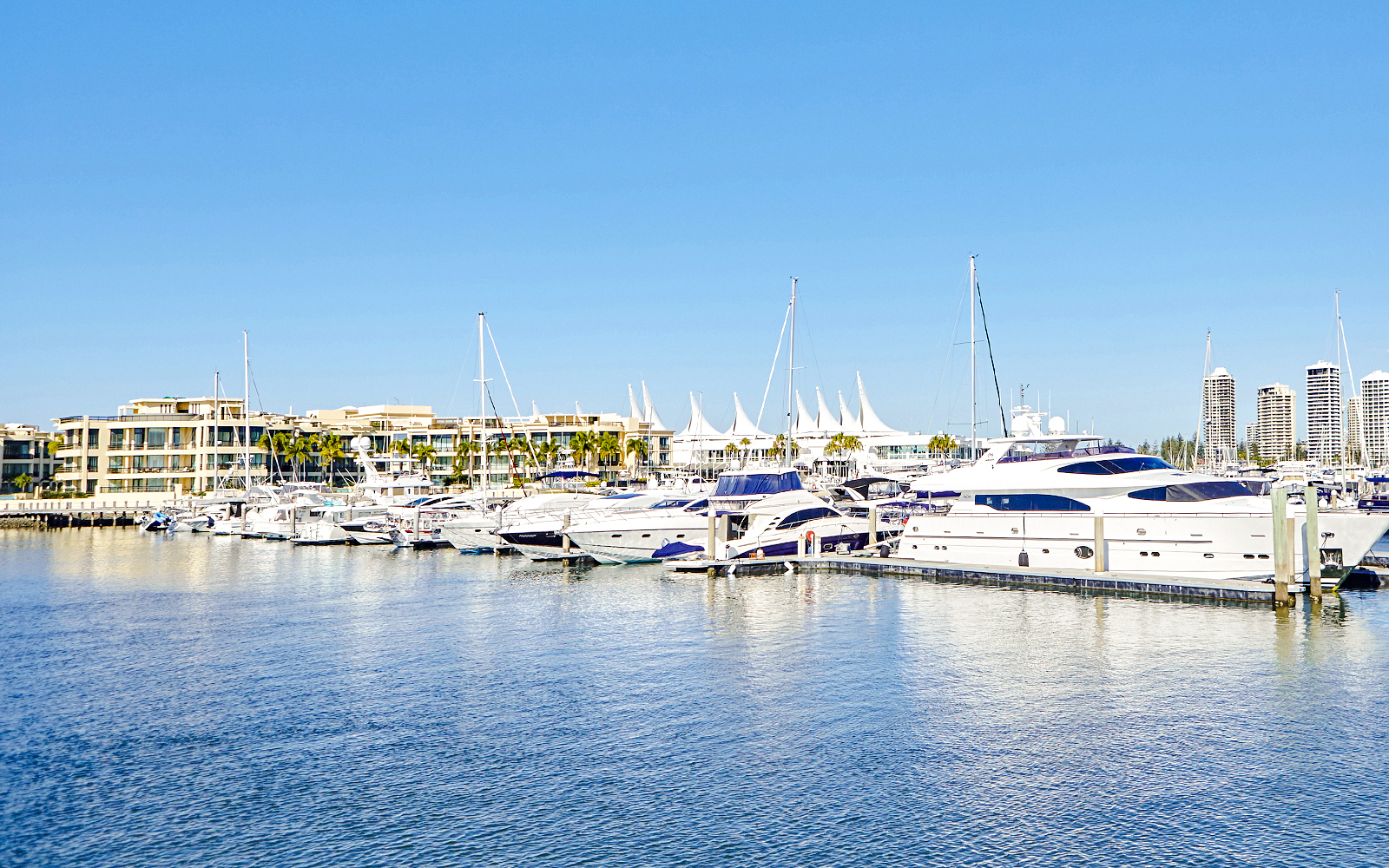 Marina Mirage - Hovedstranden