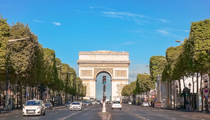 Arc de Triomphe with view of Champs Elysées, Paris guided tour.