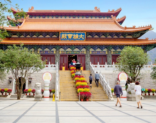 ngong ping 360 cable car - po lin monastery
