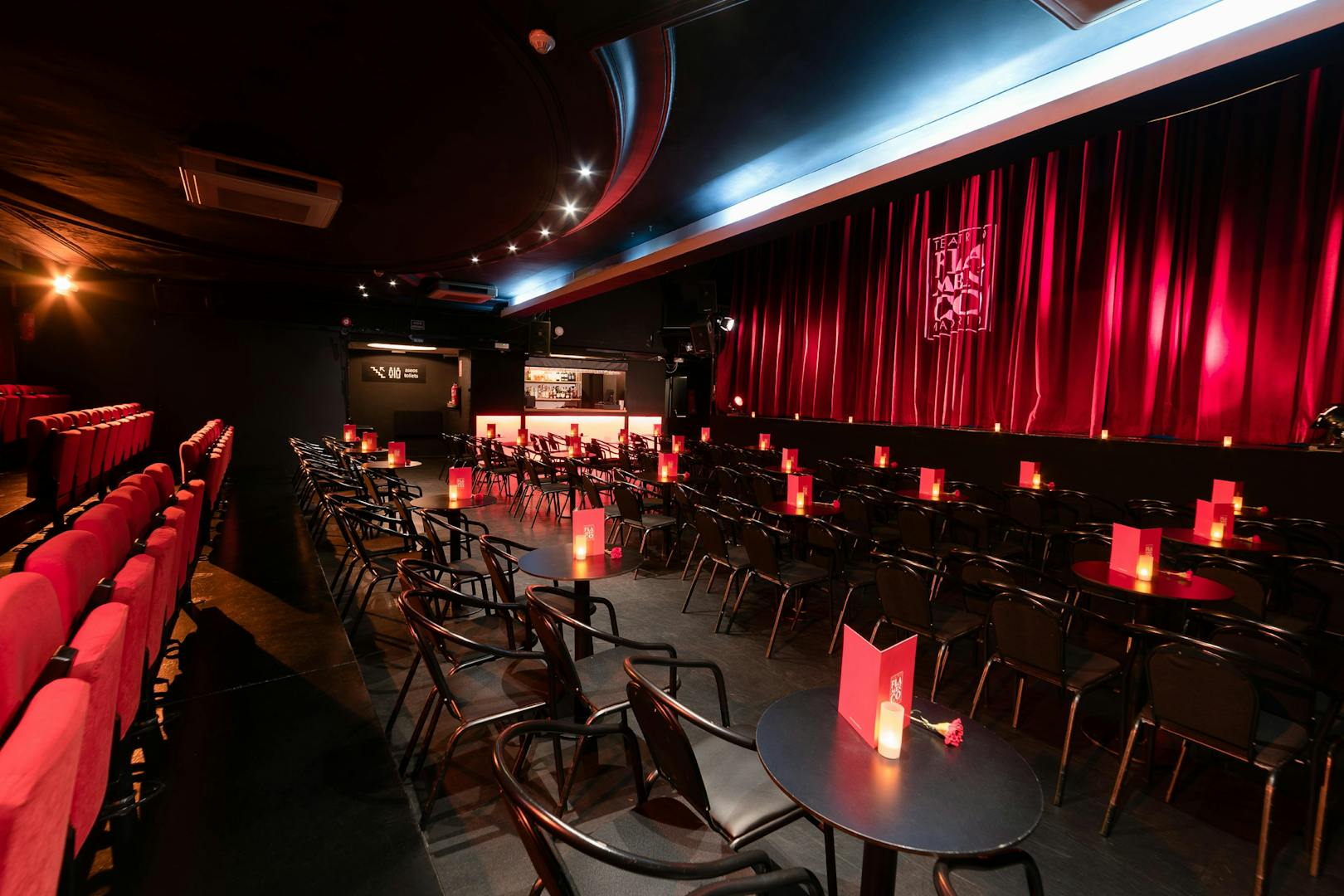 Teatro Flamenco Madrid interior with red seating and stage.