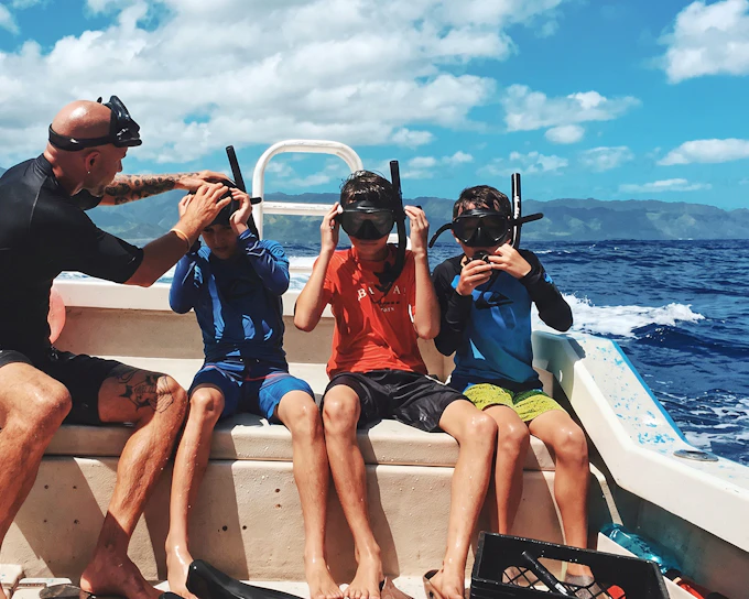 Oahu In-Cage Shark Cage Diving Guided Tour (Product 52700)