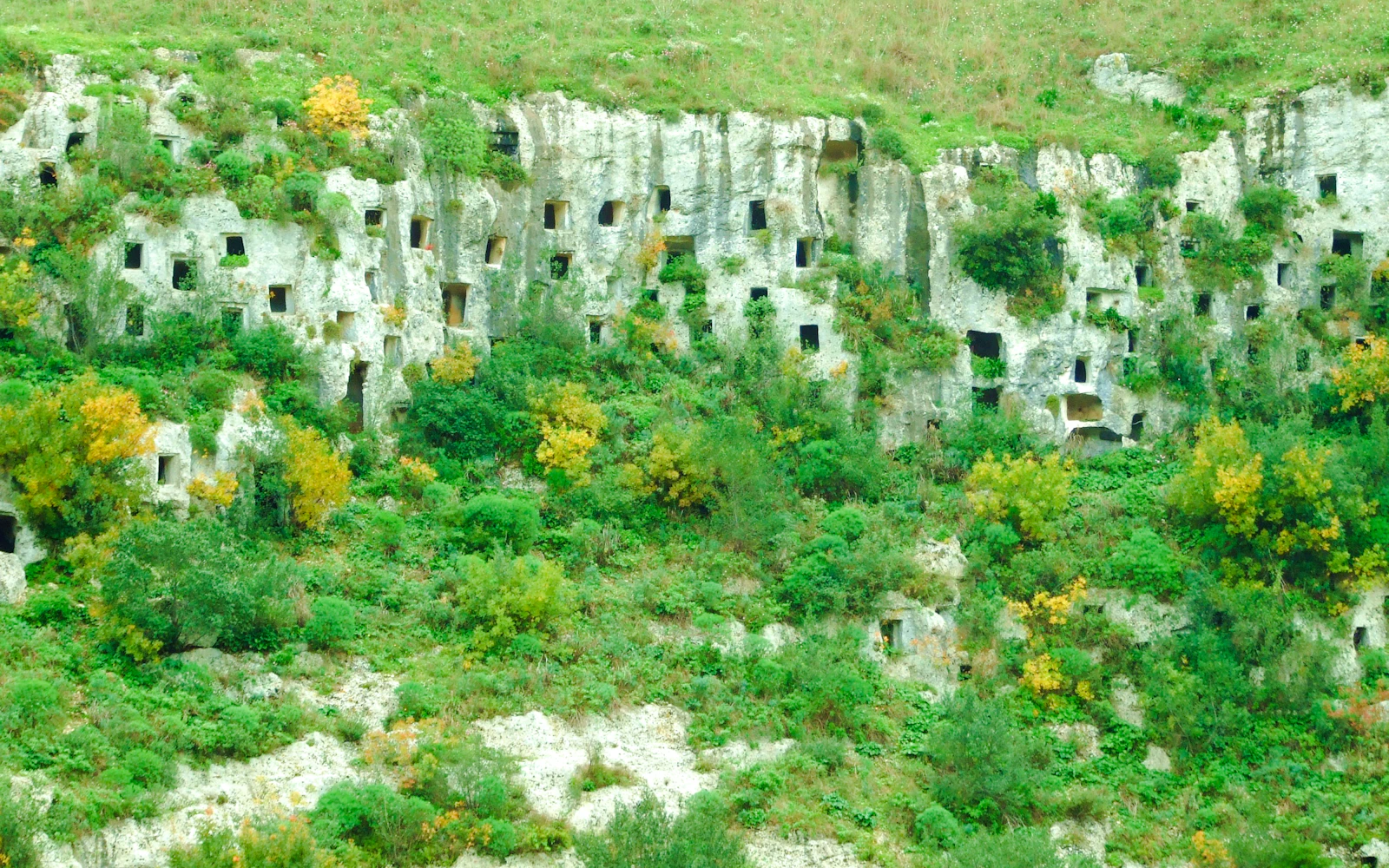 From Catania: Pantalica Necropolis & Sortino Hiking Tour with Hotel Pickup Image 2