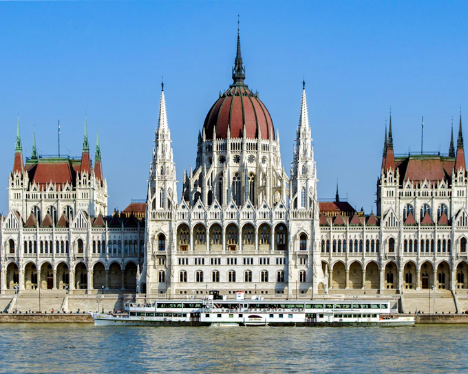 Budapest Danube River Sightseeing Cruise with Drinks