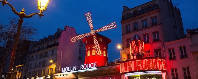 Montmartre Tour - Moulin Rouge