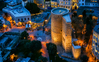 vandretur i baku: gamlebyen og det moderne baku-6