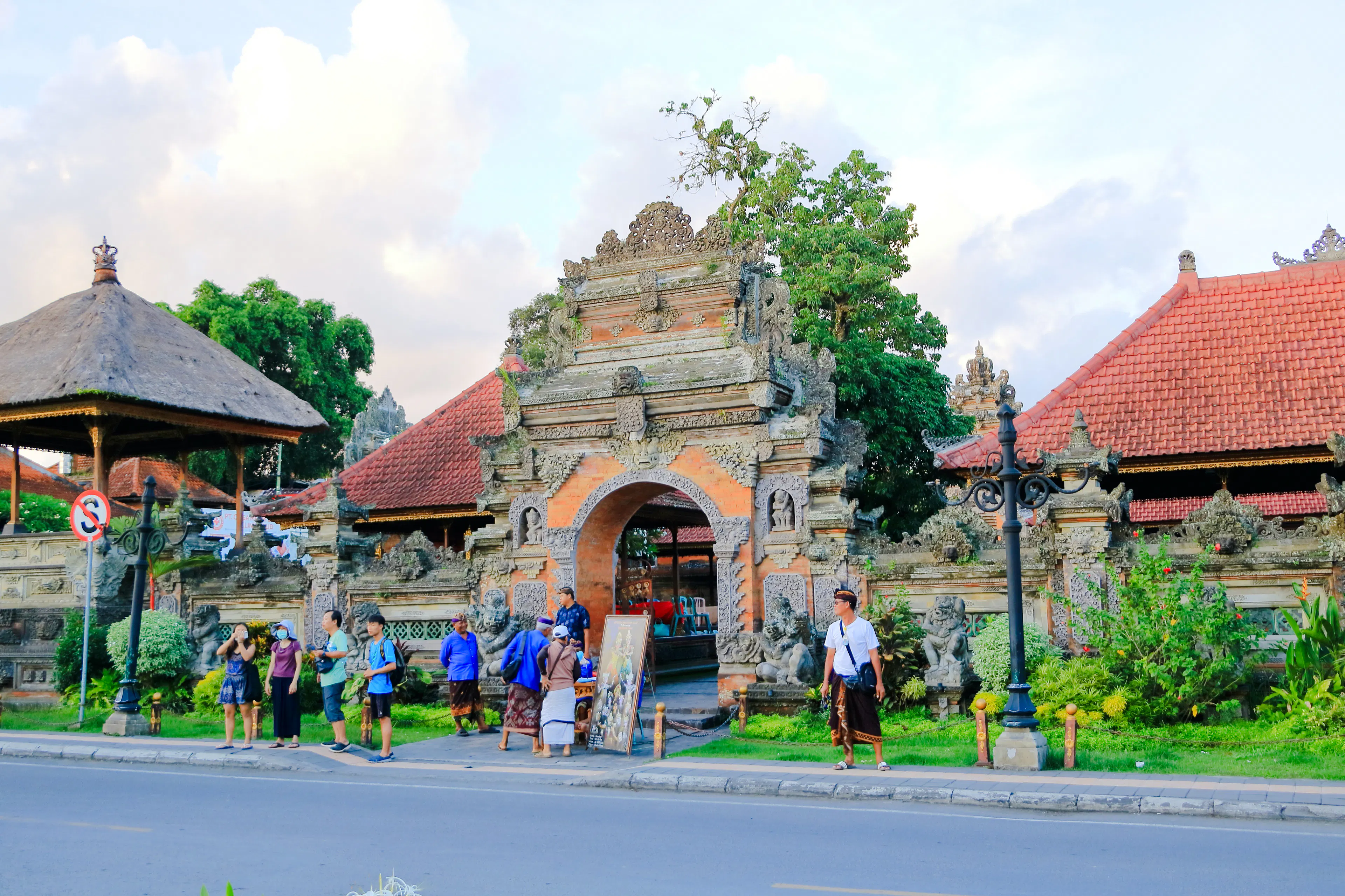 Ubud Highlights Private Tour with Entry Fees Included: Monkey Forest, Tirta Empul, Waterfall & Rice Terrace Image 9