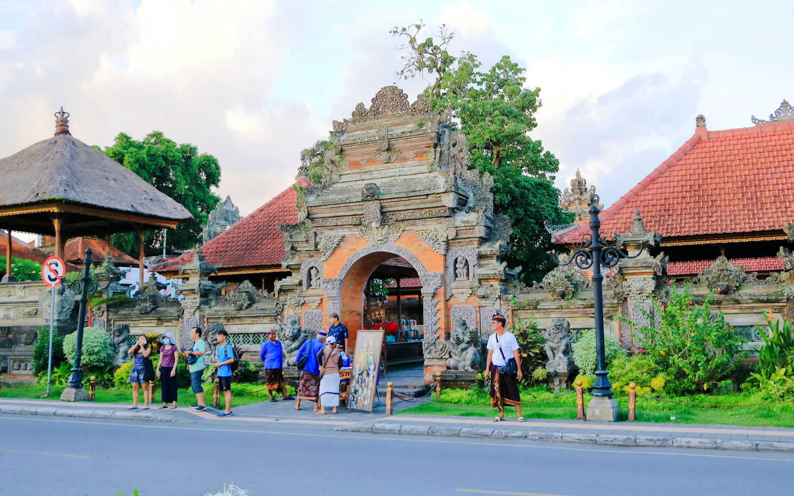 Ubud Highlights Private Tour with Entry Fees Included: Monkey Forest, Tirta Empul, Waterfall & Rice Terrace Image 9