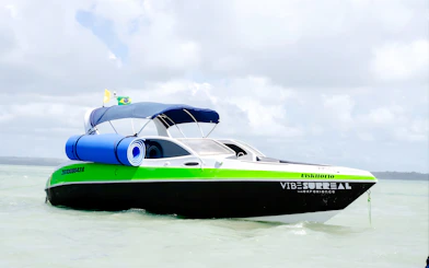 Pipa: Lagoa de Guaraíras Shared Speedboat Tour with Clay Bath and Sandbank Stops